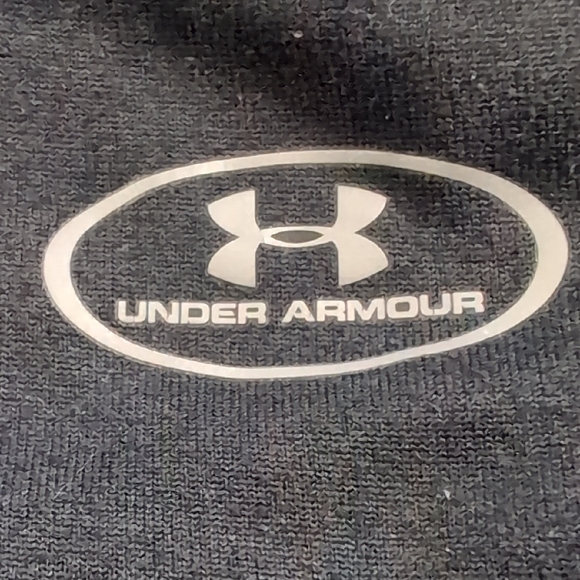 ๐ธHost Pick๐ธ Women's Under Armour Black V Neck T-Shirt - Picture 2 of 5